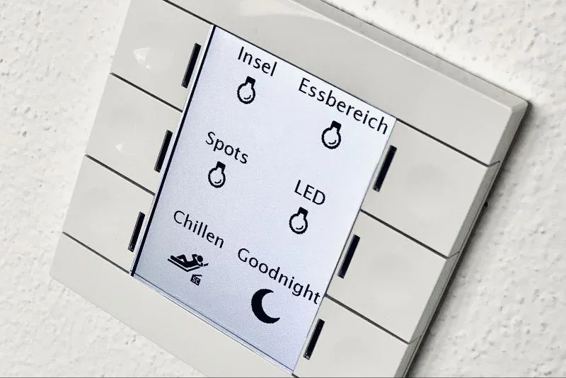 KNX-Taster mit Display für Licht und Szenen
