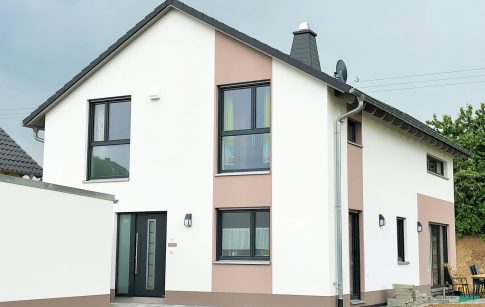 modernes Einfamilienhaus Tauperlitzer Satteldach Tauperliter augesellschaft Hof modernes Einfamilienhaus Tauperlitzer Satteldach Tauperliter augesellschaft Hof